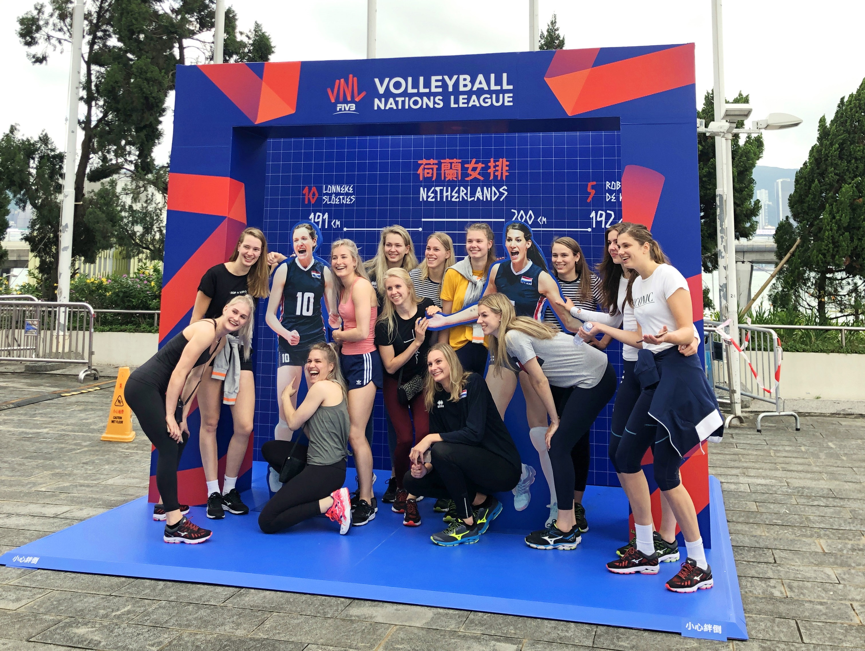 中国人寿(海外)全力支持「FIVB世界女排联赛香港2019」圆满结束，冠名赞助多项社区及宣传活动，庆祝集团公司70周年